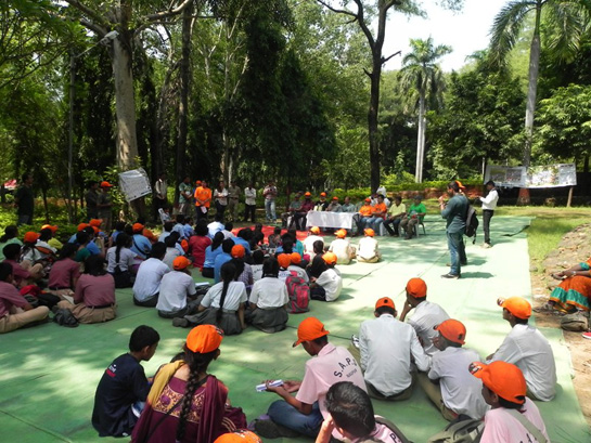 Various expert birders from Nagpur helped judge the event and guide the participants.