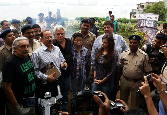 Principal Chief Conservator of Forests Maharashtra S.W.H. Naqvi addresses the media along with Bittu Sahgal, Om Puri and Dia Mirza.