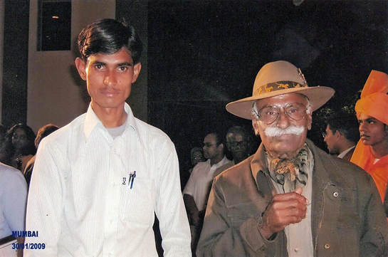 Govardhan shares a moment with his inspiration - wildlife legend Fateh Singh Rathore.