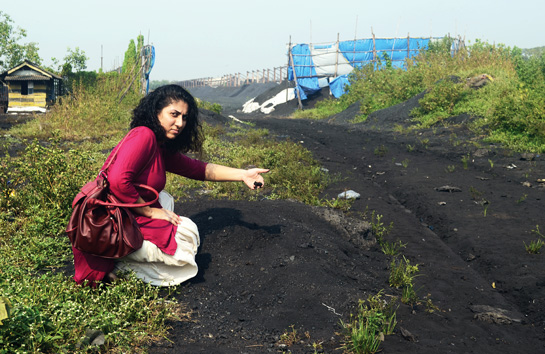 Environmental reporter Anahita Mukherji uncovered the health hazards of the 1,50,000 metric tonnes of coal lying in the open on Mumbai's Eastern seafront. She continues to fight against this unauthorised open coal field.