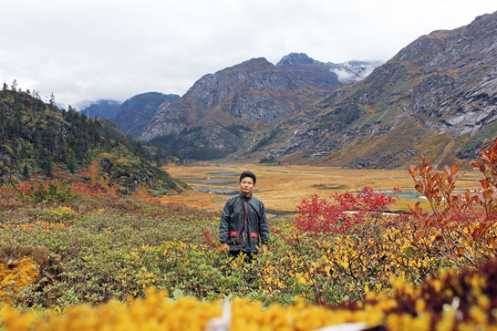 Iho Mitapo, a dynamic, young Idu Mishmi whose support was indispensible in the field. His commendable commitment towards defending the biodiversity of the Dibang Valley earned him the Sanctuary Young Naturalist Award 2018.