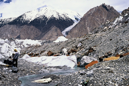 Climbing expeditions in the Himalaya have left behind tonnes of trash.