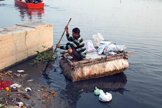 Chemical waste, untreated sewage and toxic effluents from factories have severely polluted the river, making it unable to sustain any life.