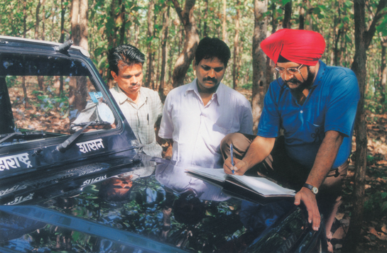 S.S. Notey patrols the forests of Nagpur district, Maharashtra, where he has assisted in anti-poaching and anti-fishing operations for much of his career.