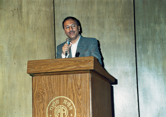 Pradyut Bordoloi speaking to a room full of Kaziranga supporters during a visit to Mumbai.