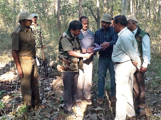 Bishan Singh Bonal (third from left) with forest staff at the Bandipur Tiger Reserve, after taking charge as the Additional Director General , Project Tiger and Member Secretary, NTCA.