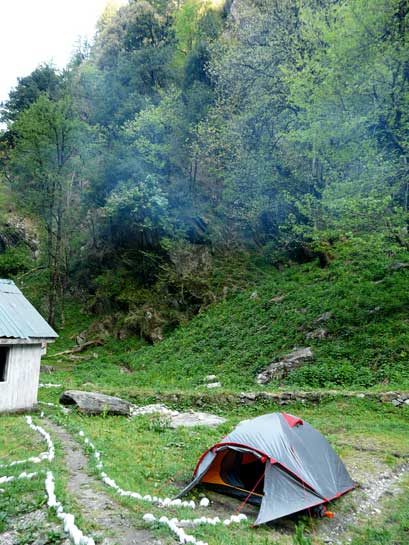 Setting up strategic campsites, such as this one at Rolla, and interspersing tough treks with frequent stops for rest and a quick, high calorie meal, visitors will find trekking at the Great Himalayan National Park less daunting than they might have imagined.  All too often, after scouring the wilds, your campsites could be where you have the finest wildlife sightings.