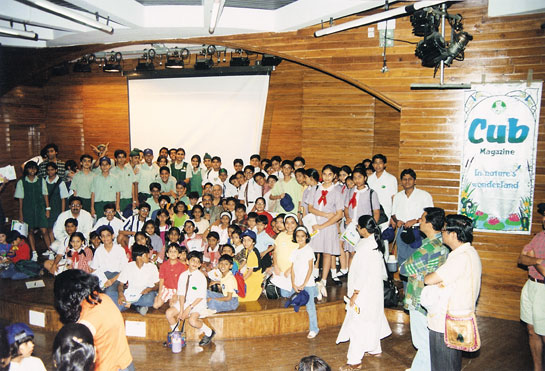&acirc;Sohrabji' amidst a sea of children belonging to Sanctuary's Cub Club, during a &acirc;Kids for Tigers' event in Mumbai.