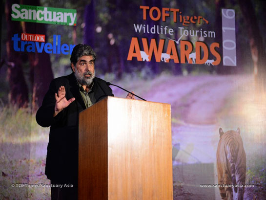 Tiger defender and author Valmik Thapar addresses the audience.